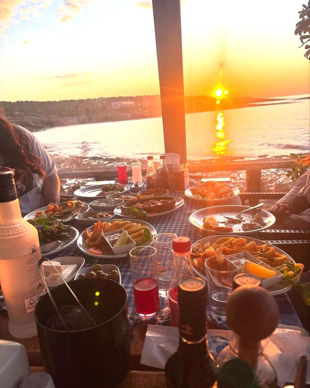 Zambak Holiday Village & Restaurant Superb Seafront Location ! Agios Georgios  Exterior photo